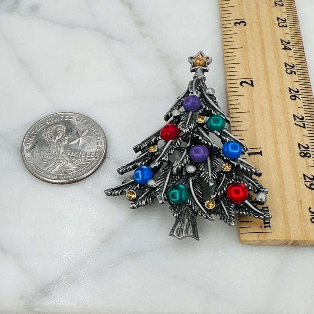 Vintage JJ Jonette Christmas Tree Brooch Pin with Colorful Gems and Star Topper - Picture 9 of 11